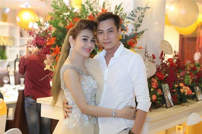 Sau nhiều thử thách trong chuyện tình cảm thì giờ đây, người đẹp đã có được hạnh phúc bên ông xã. Anh thường tháp tùng cô đi mọi nơi và luôn chăm sóc chu đáo cho vợ. - Tin sao Viet - Tin tuc sao Viet - Scandal sao Viet - Tin tuc cua Sao - Tin cua Sao