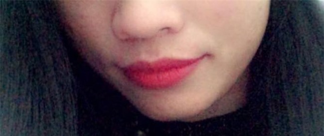 Khoe môi gợi cảm tiện thể khoe luôn ria mép, cô gái khiến cư dân mạng mắt xem ảnh tay nhặt mồm vì cười - Ảnh 4.