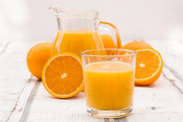 uong 3 coc nuoc ep hoa qua moi ngay, ban nen can than keo "ruoc hoa" - 1