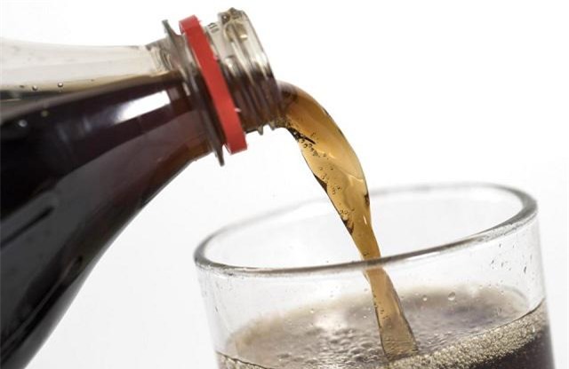 uong 3 coc nuoc ep hoa qua moi ngay, ban nen can than keo "ruoc hoa" - 2