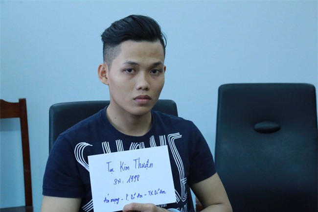 Nam thanh niên gọi hội bạn đâm chết người vì ghen tuông với bạn gái cũ - Ảnh 1.