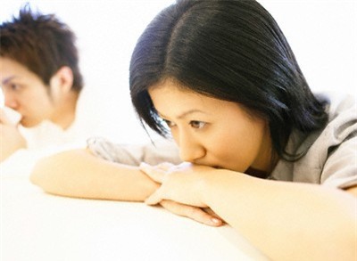 Phai nhạt tình cảm khi vợ chồng xưng hô kiểu “đường chợ” - Ảnh 1.