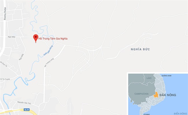 Thi thể đôi nam nữ ôm chặt nhau dưới đáy hồ