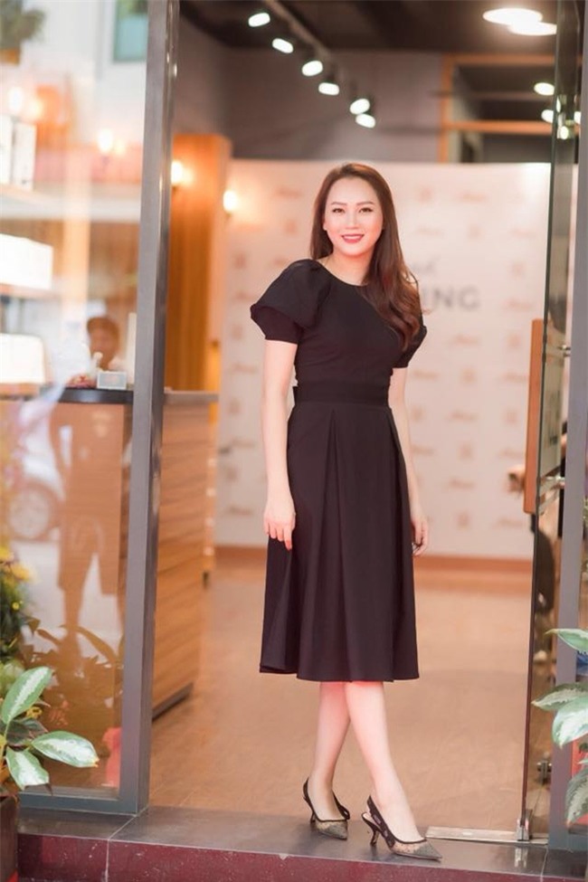 to mo cuoc song cua 5 nguoi dep mien tay lay chong sieu giau hinh anh 12