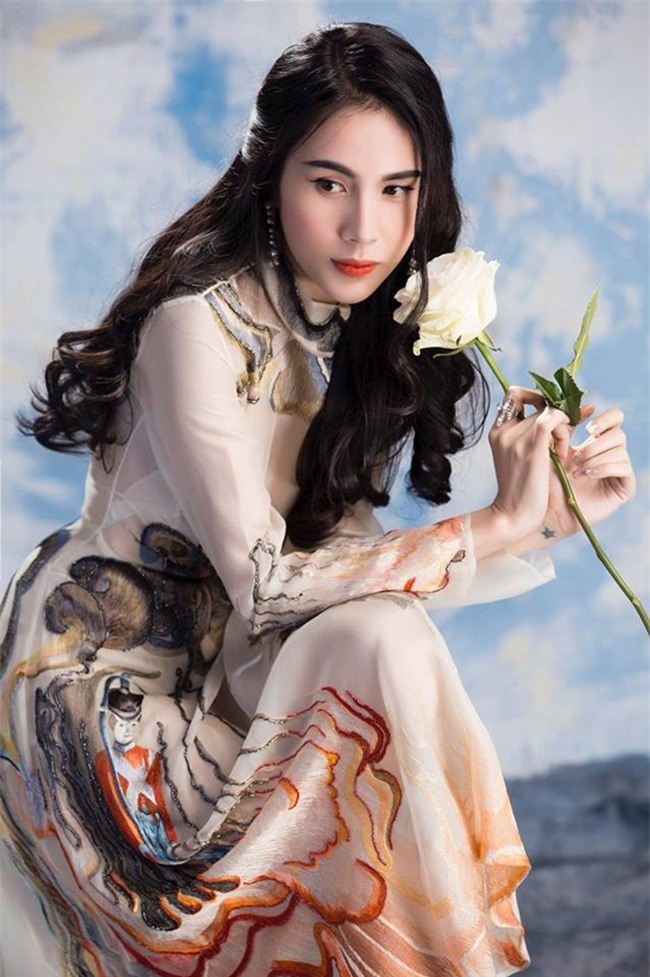 to mo cuoc song cua 5 nguoi dep mien tay lay chong sieu giau hinh anh 25