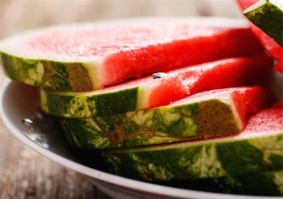 ai cung tiec "dut ruot" khi biet loi ich cua 6 thu thuong bi nem sot rac trong rau qua - 3