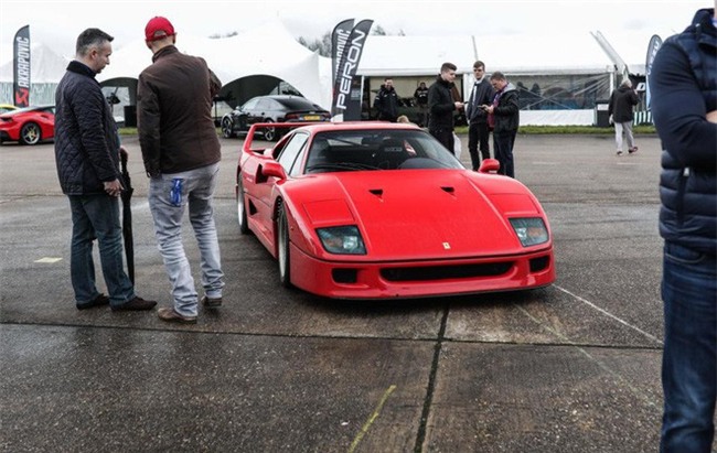 Một bức ảnh nhìn thôi đã toát lên sự giàu có: Hội nhà giàu offline, hơn 300 siêu xe trị giá 2.400 tỷ tụ hội - Ảnh 11.