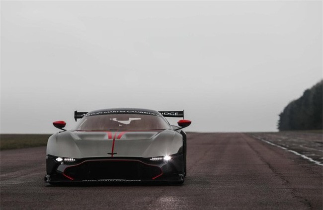 Một bức ảnh nhìn thôi đã toát lên sự giàu có: Hội nhà giàu offline, hơn 300 siêu xe trị giá 2.400 tỷ tụ hội - Ảnh 13.