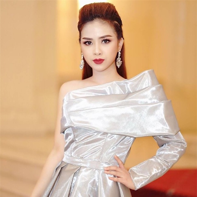 phan ung cua 5 my nhan viet khi bi dai gia nga gia hang tram trieu dong hinh anh 18