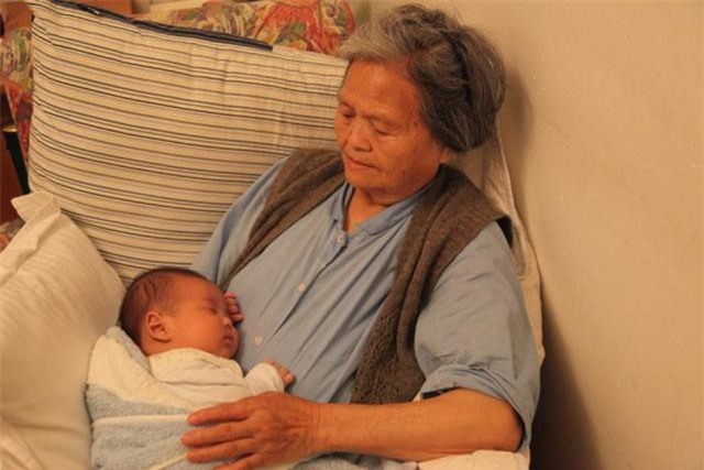 Trách chị dâu tự nhiên mang bầu cùng thời điểm, lo con mình sẽ ít được bà nội chăm sóc, cô nàng bị chị em dội nước lạnh - Ảnh 3.