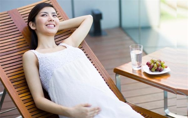 mang bau mua he me chiu nong nuc nhung con duoc huong loi ich "chan dai mien man" - 1