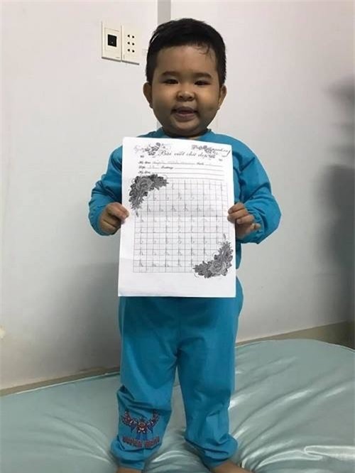 Chạy show liên tục, sao nhí Kutin vẫn chăm chỉ học hành thế này đây - Tin sao Viet - Tin tuc sao Viet - Scandal sao Viet - Tin tuc cua Sao - Tin cua Sao