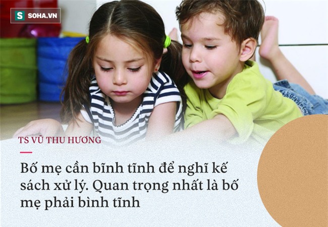 Bắt gặp trẻ đọc truyện người lớn, bố mẹ hoặc giáo viên phải làm gì? - Ảnh 1.