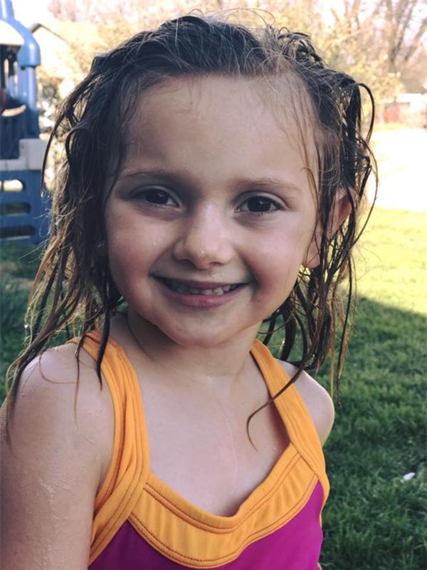 quyet dinh cat bo chan bi di tat bam sinh cua con, me tre da thay doi cuoc doi be - 12