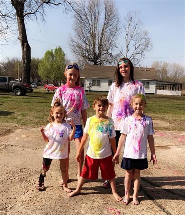 quyet dinh cat bo chan bi di tat bam sinh cua con, me tre da thay doi cuoc doi be - 8