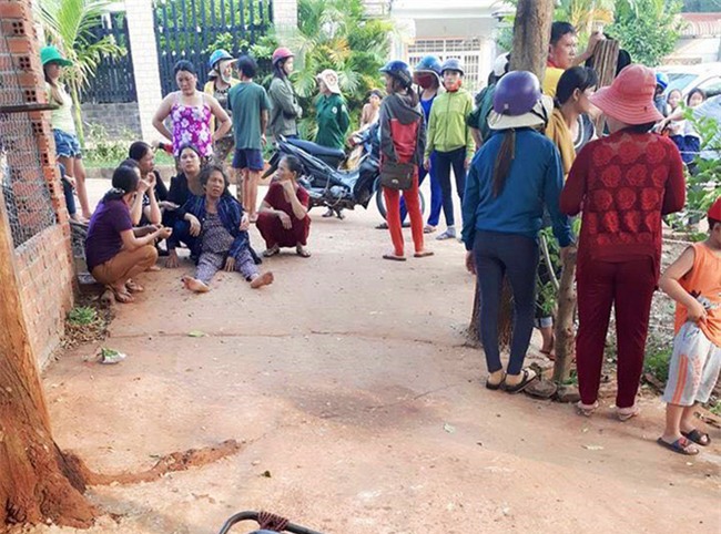 Vụ bé trai 8 tuổi nghi bị người tình của mẹ đánh chết: Nó chở xác thằng bé về rồi bình thản gọi xe mai táng