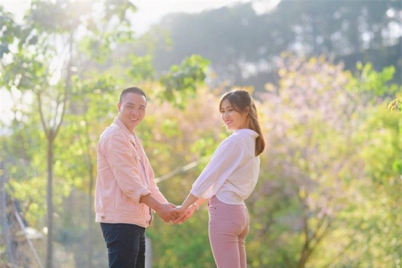 Nguyễn Hoàng Linh , BTV Nguyễn Hoàng Linh và bạn trai, sao Việt