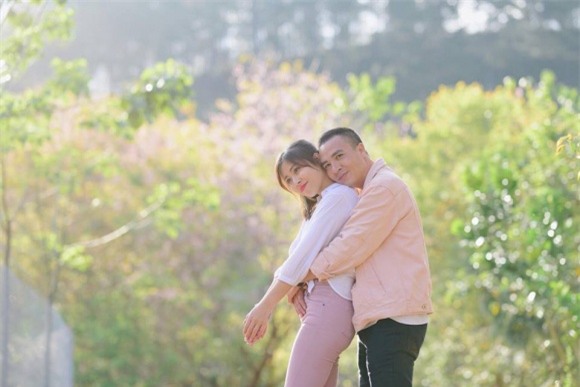 Nguyễn Hoàng Linh , BTV Nguyễn Hoàng Linh và bạn trai, sao Việt