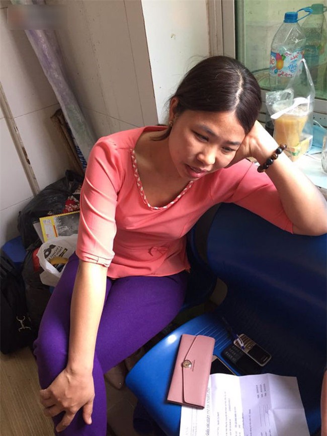 Vụ 2 cô gái bị thiêu sống ở Vĩnh Phúc: Nằm trên giường bệnh, người mẹ đau đớn nhìn con qua màn hình điện thoại cho vơi nỗi nhớ