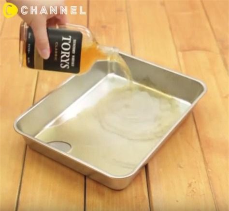 mach meo go keo cao su dinh tren quan ao, giay dep cuc nhanh bang vai buoc don gian - 8