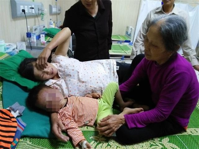 vu be trai 2 tuoi bi bo duong bao hanh: xot xa so phan ham hiu cua 2 me con - 1