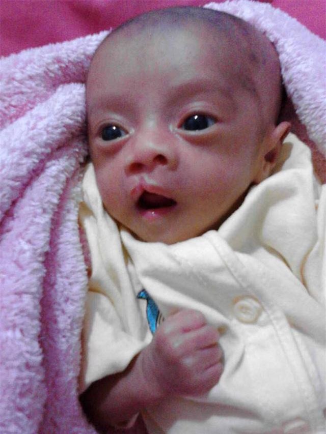 me dak lak ke chuyen sinh doi chi con mot, ngay ngay nom nop lo so mat con - 4