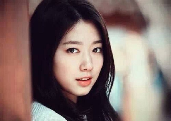 Choáng vì lần đầu ra mắt nhà bạn gái, người yêu mang theo 3 phong bánh khảo - Ảnh 1.