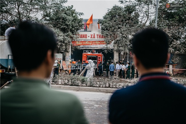 Nhiều tiểu thương khóc ngất sau vụ cháy chợ Quang: Cháy hết rồi, hết sạch sành sanh... - Ảnh 19.