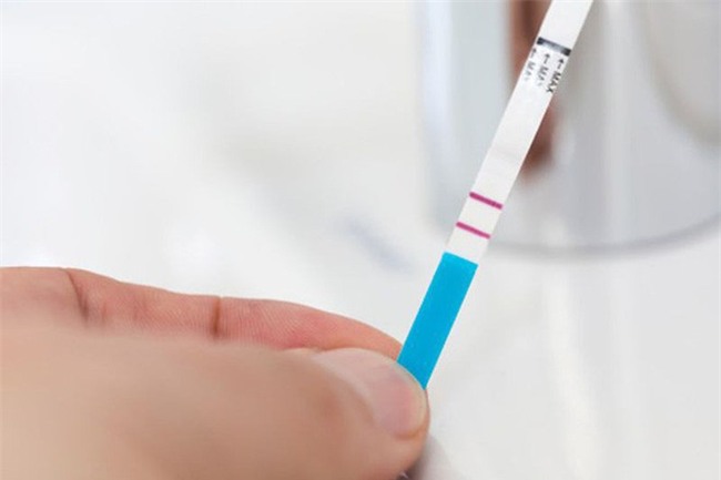 Bạn vui nhưng tôi chỉ thấy thông báo mang thai, “2 vạch” là trò đùa tàn nhẫn trong ngày Cá tháng Tư - Ảnh 2.