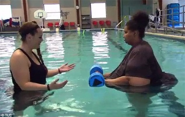 Nỗi đau của cô gái 290kg kiếm sống bằng cách ngồi ăn trước internet: từng bị cha dượng xâm hại, chồng cũ bạo hành - Ảnh 9.