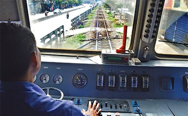 bo y te ly giai vi sao rang vau, nguc lep khong duoc lai tau hinh anh 1