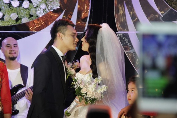 đám cưới khắc việt, khắc việt, ảnh cưới khắc việt