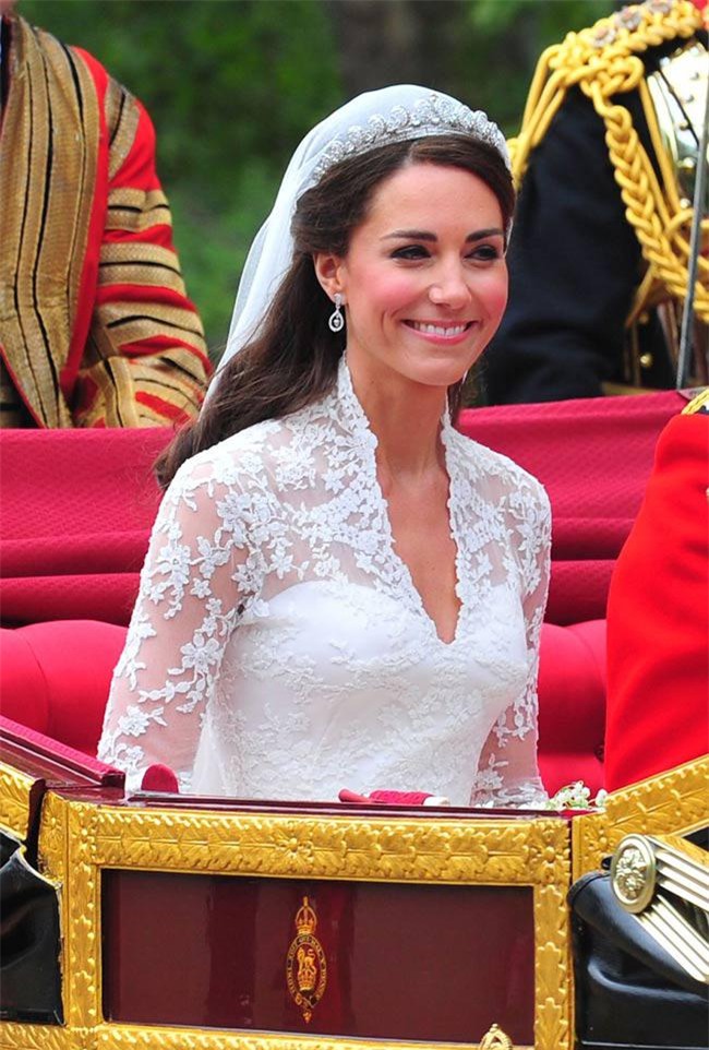 9 quy dinh an mac ngat ngheo trong gioi hoang gia anh - 2