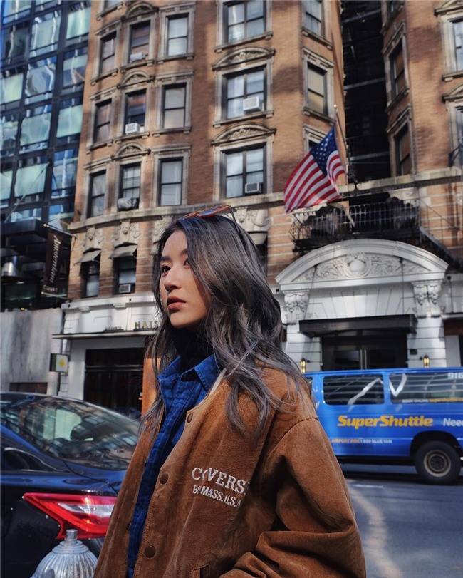 Từ bỏ mái tóc đen làm nên thương hiệu, Quỳnh Anh Shyn vẫn chất khỏi bàn với tóc nâu khói tây tây - Ảnh 6.