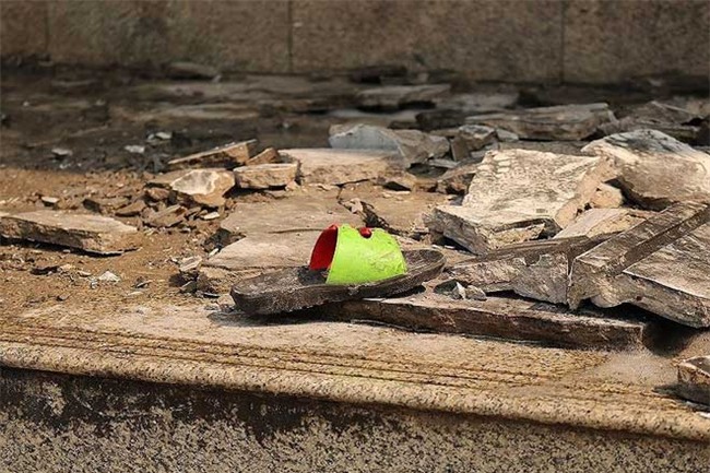 dua tre carina: ba oi, minh khong ve nha duoc khong ba? - 2