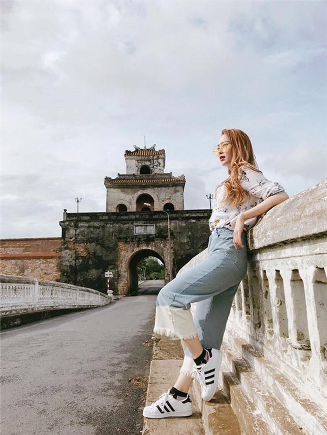 ngoai tang thanh ha, con 2 sao viet  cung khong man ma voi giay cao! - 7