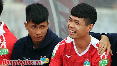 Công Phượng dự bị trận HAGL thắng Nam Định do sức khỏe