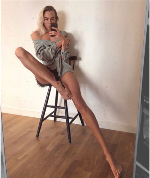 Màn lột xác ngoạn mục của cô nàng chân dài 110 cm từ vịt con xấu xí đến siêu mẫu ‘vạn người mê’ - Ảnh 3.