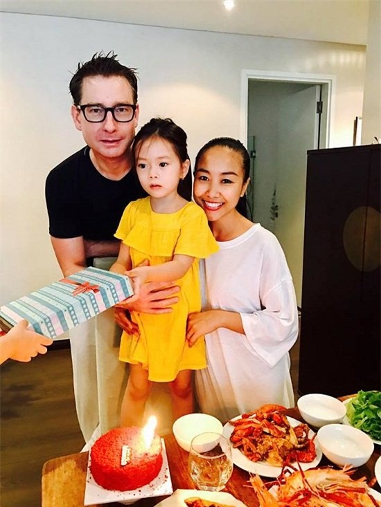 Thủy Tiên,Thanh Hằng,Ngọc Trinh,Bảo Anh