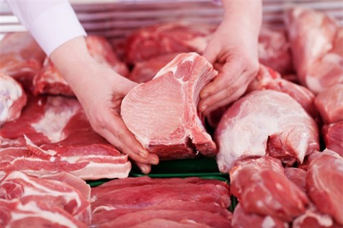 Chuyên gia dinh dưỡng chỉ cách luộc thịt thôi ra chất độc, chọn và rửa thịt an toàn-1