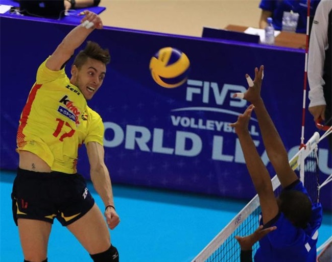 Quái kiệt bóng chuyền “lùn” như Messi, bật 3m44: Một mùa ghi 396 điểm - 1