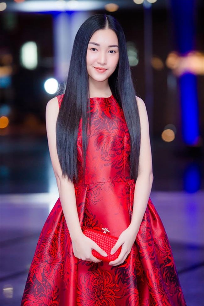 2 co gai viet duoc vi nhu tien nu, khien nguoi nhin "chet chim" trong suoi toc den hinh anh 12