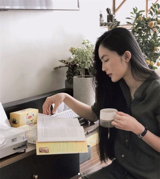 2 co gai viet duoc vi nhu tien nu, khien nguoi nhin "chet chim" trong suoi toc den hinh anh 4