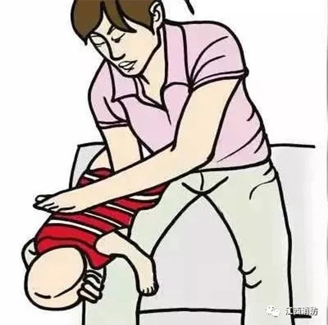 be gai 8 tuoi nuot cuc pin vao bung, hanh dong cua ba noi suyt lam chau mat mang - 3