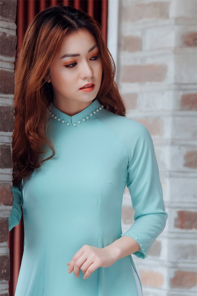 Nhờ gương mặt xinh xắn, cùng vẻ ngoài cao ráo, Phương Liên trở thành người mẫu ảnh quen thuộc được các cửa hàng thời trang “chọn mặt gửi vàng”. Cô gái sinh năm 1995 cũng vô cùng yêu thích công việc này.