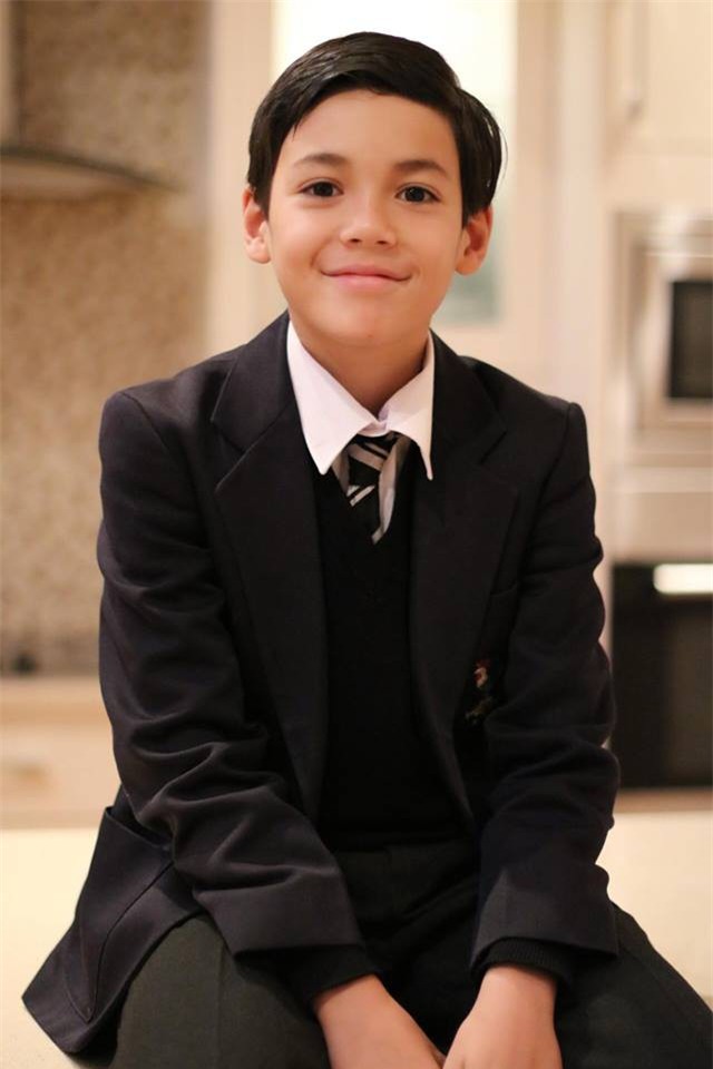 Cậu bé lai người Thái Lan gây sốt vì quá đẹp trai và được ví là David Beckham mới - Ảnh 11.