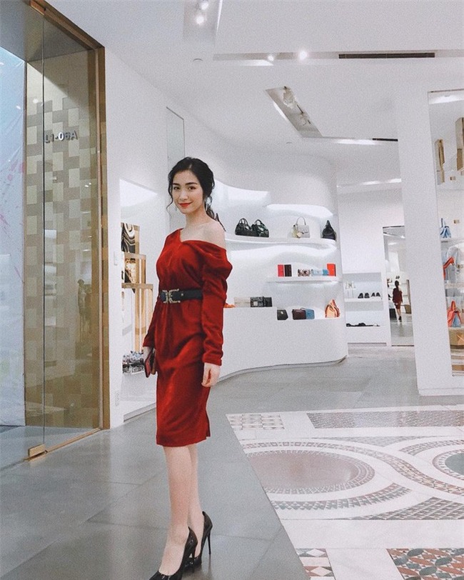 Vóc dáng nhỏ nhắn không phải là rào cản, 4 mỹ nhân này vẫn lên đồ đầy nữ tính và trẻ trung đẹp miễn bàn - Ảnh 16.