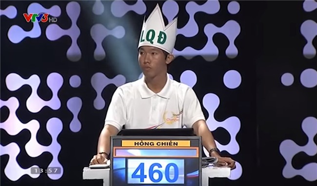 Huỳnh Nguyễn Hồng Chiến (năm 15) là thí sinh đầu tiên chạm tới số điểm kỷ lục 460 trong một trận đấu. Ảnh chụp màn hình.