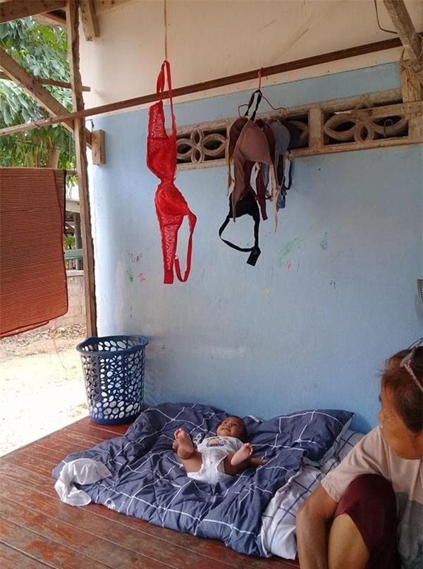 nho ba trong chau it phut, me bim sua ngo ngang khi quay lai thay canh tuong nay - 1