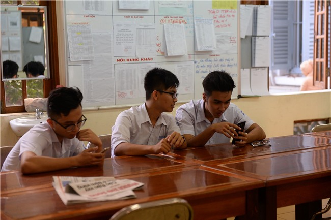 Hà Nội dự kiến ra quy định học sinh không được nói xấu, chửi bới bạn bè trên Facebook - Ảnh 1.